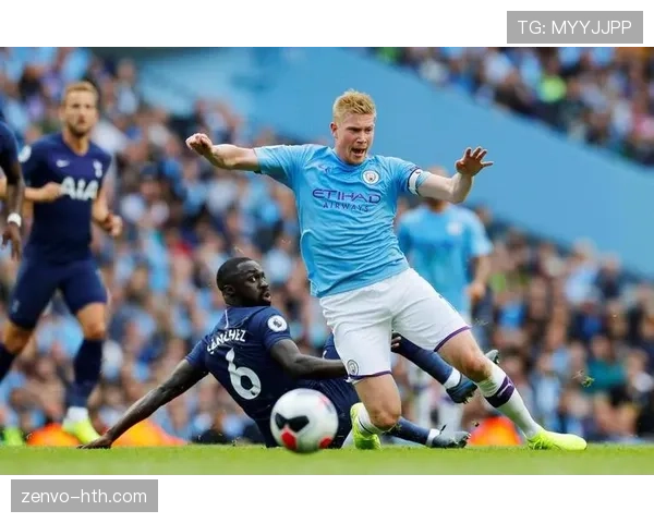 利兹联逆转取胜重拾状态,球迷激情再燃 利兹联逆转取胜重拾状态,球迷激情再燃