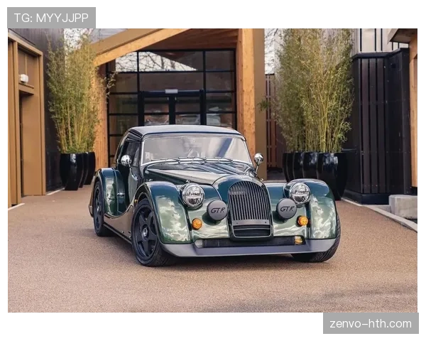 亚历克斯·摩根训练完顺手买了辆保时捷，说就当买菜车